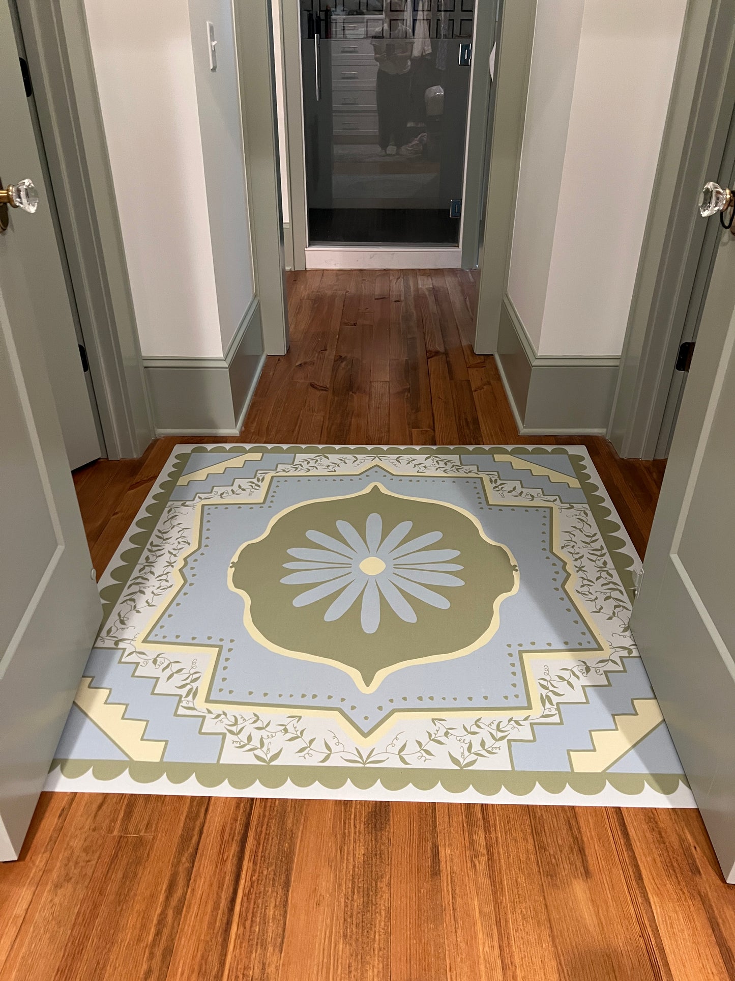"Vestibule" Modern Oushak Vinyl Rug - 54" x 54"