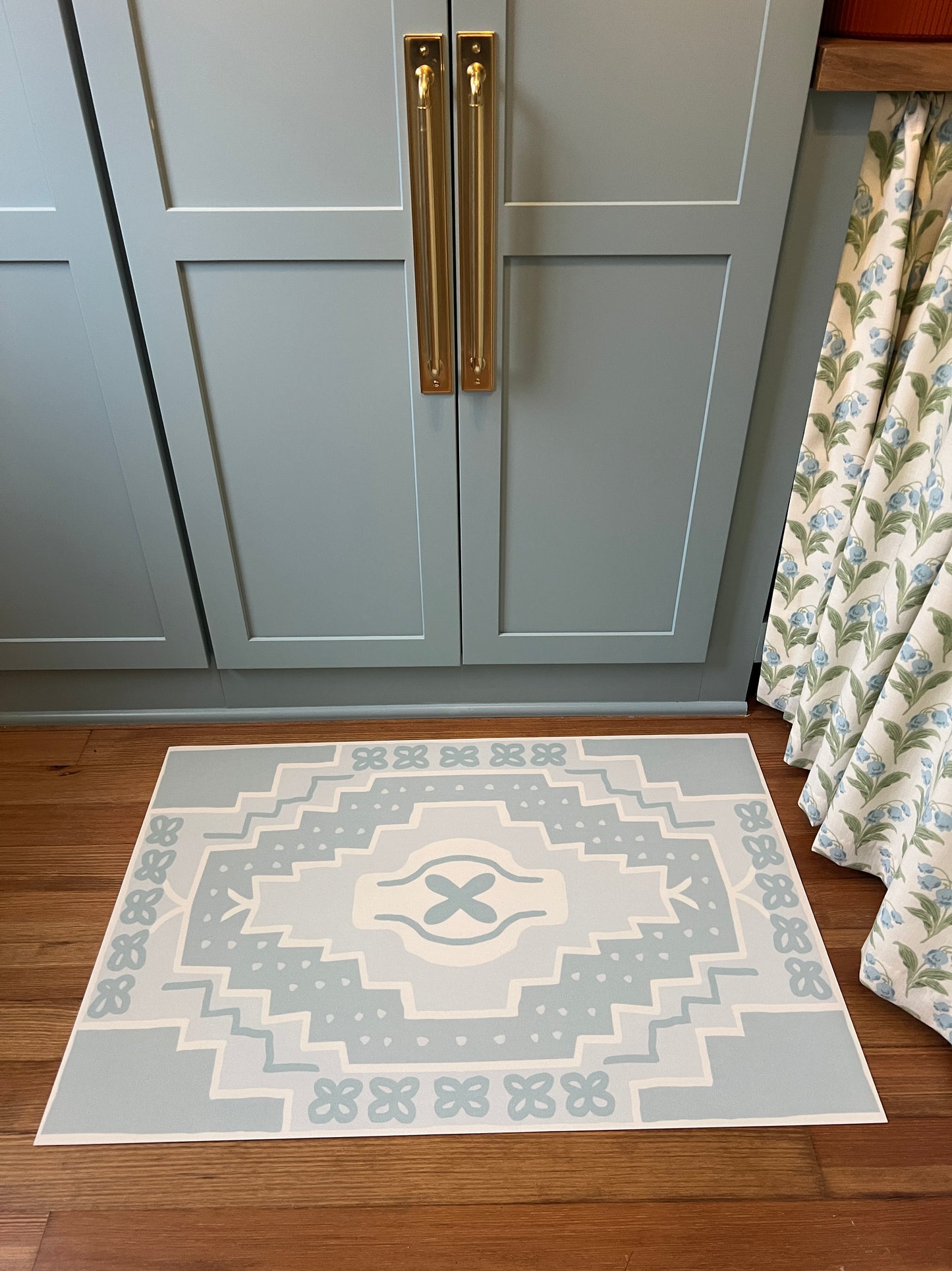 Step It Up Blue & White Coastal Cottage Vinyl Floor Mat