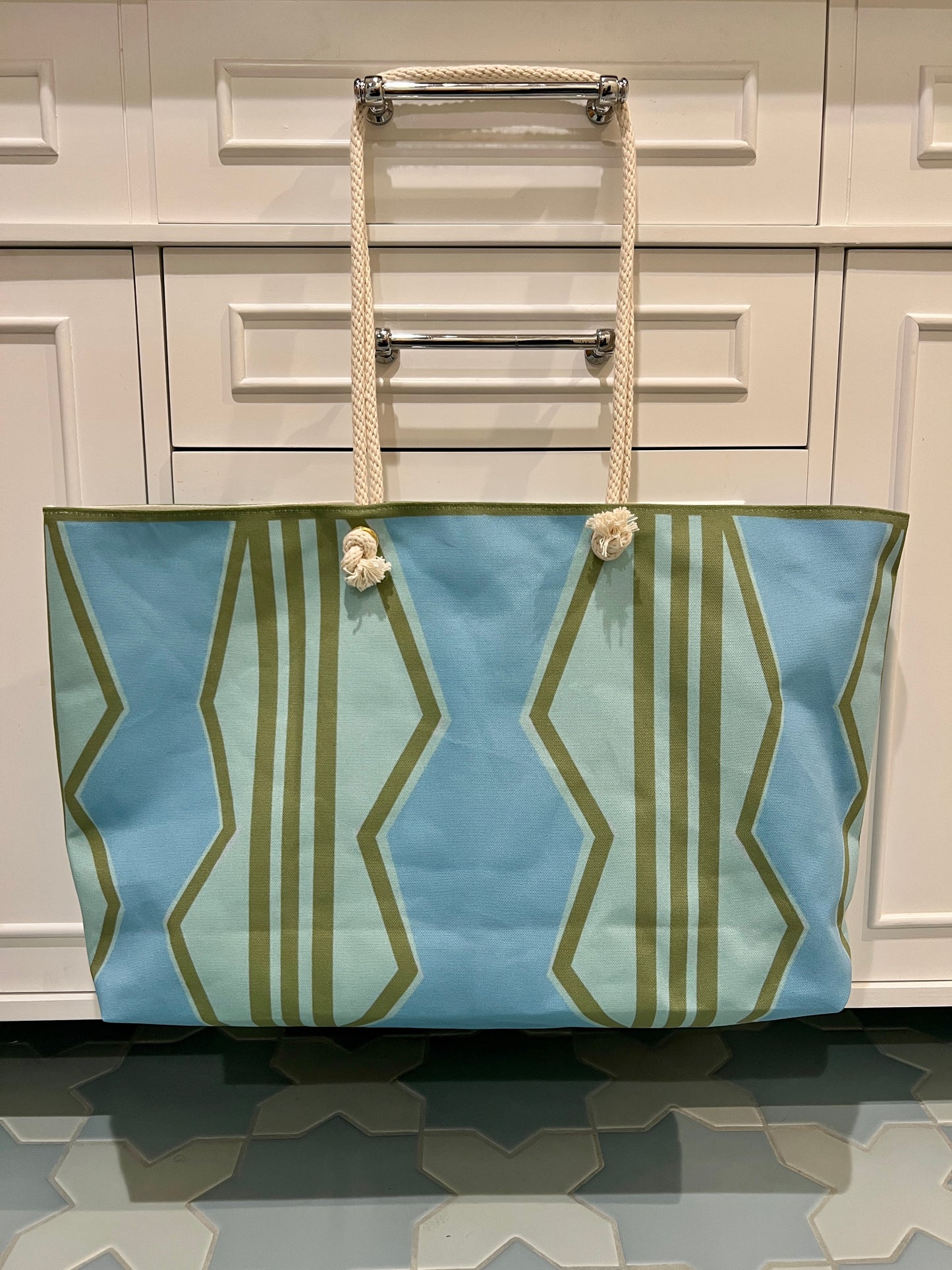 LWH Weekender - Outside The Lines in Blue/Green