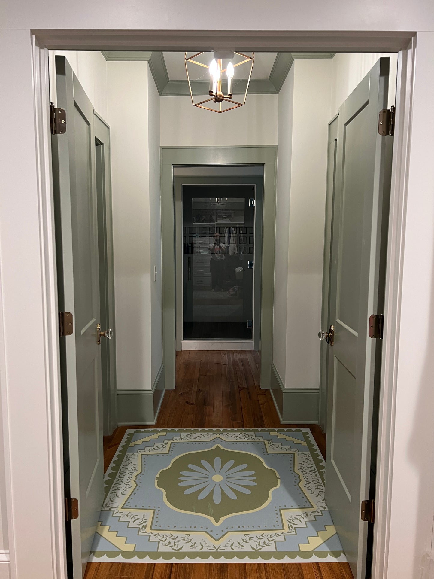 "Vestibule" Modern Oushak Vinyl Rug - 54" x 54"