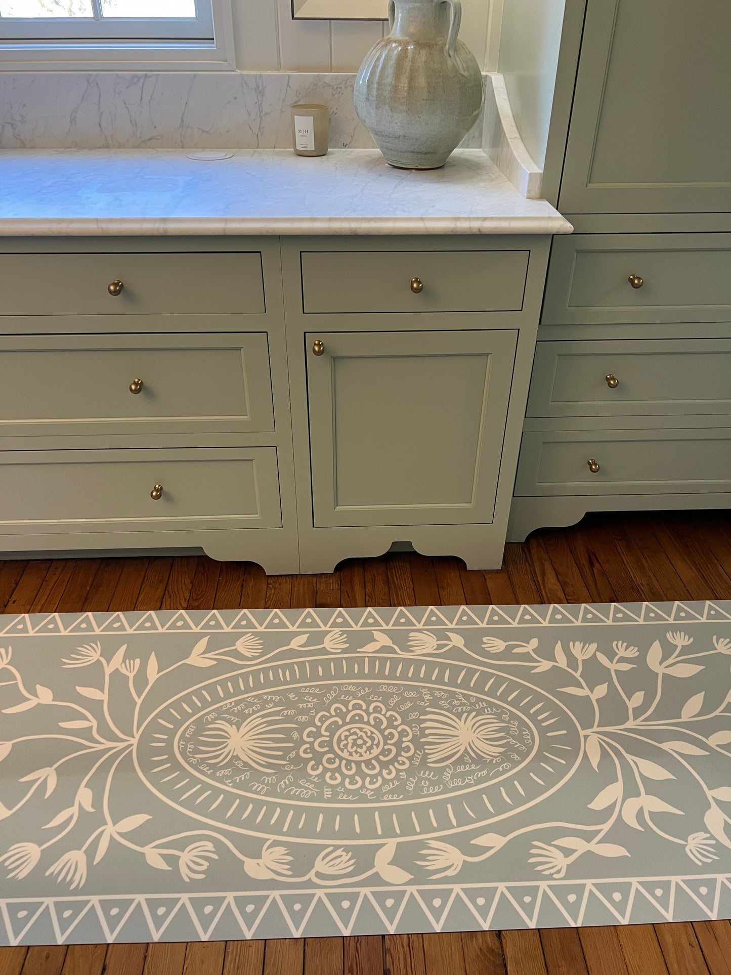 "Ruth in Dutch Blue" Cottage Style Floral Vinyl Runner - 30"x96"