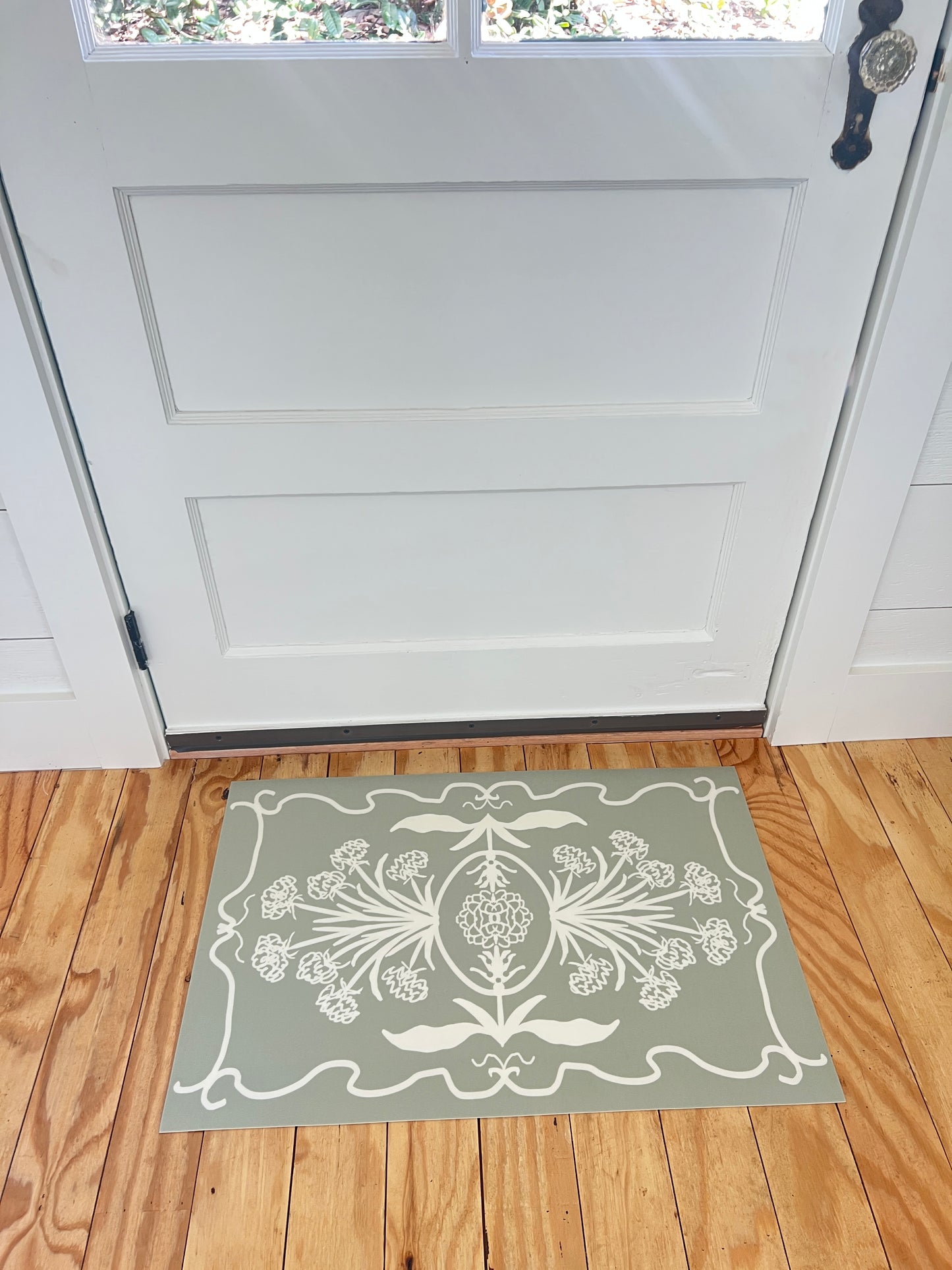 "Janie" Green and Off White Floral Vinyl Floor Mat - 20"x30"